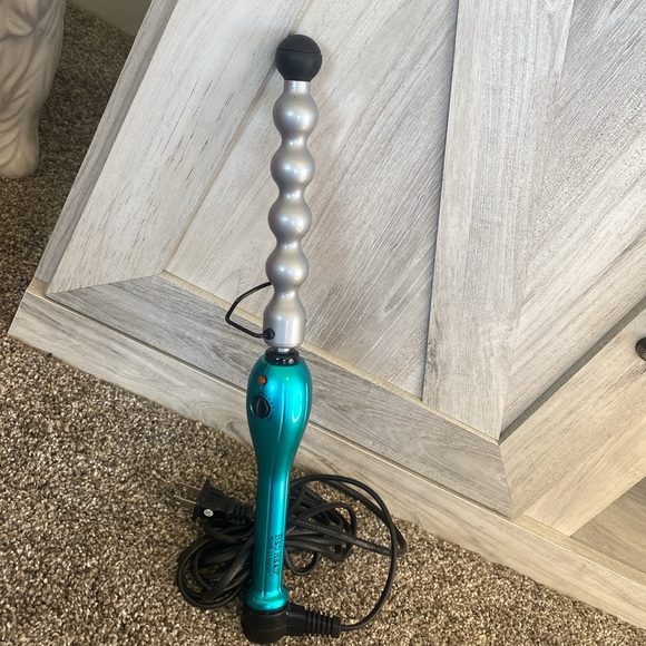 Bed Head BH320 Rock 'n' Roller Ceramic Styling Iron, Teal - Picture 1 of 7